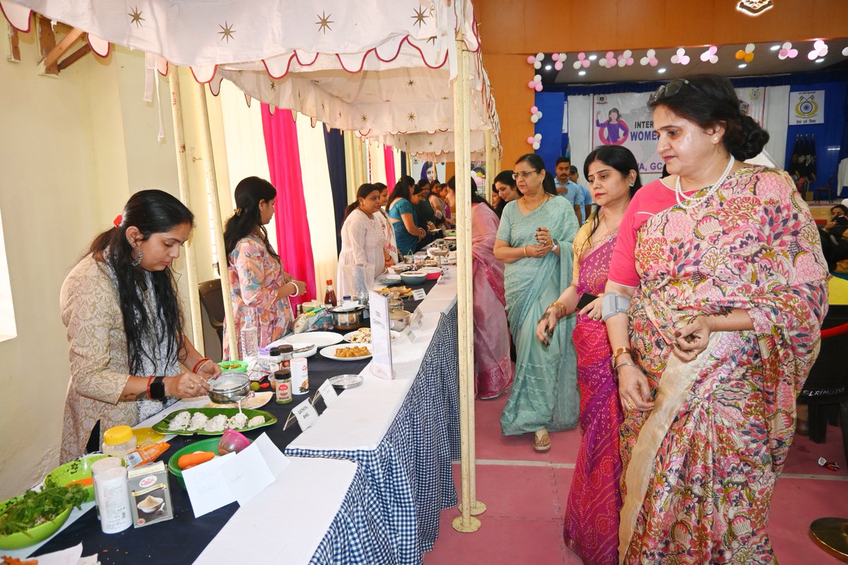 RCWASilchar's tweet photo. On the occasion, a talent contest consisting of cooking, Rangoli, Mahendi, Dance, Fashion Show, singing and various games were organized. Smt Jagjeet Kaur, President RCWA, honoured with deep appreciation to all the participants with Memento, Prizes and Certificates. JAI HIND https://t.co/g6XJ41lJ6C