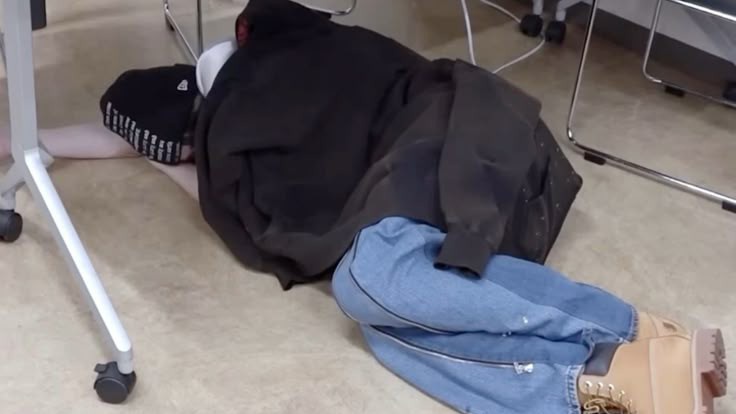 softlytaesan's tweet image. he’s just like me