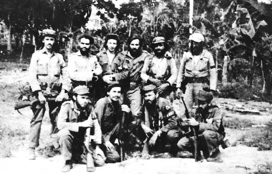 Honramos a los combatientes del II Frente Oriental Frank País, calificado por #Fidel como un "modelo de organización, administración y orden". Bajo el mando del GE Raúl Castro Ruz, fue una de las fuerzas decisivas en el triunfo del 1ro. de enero de 1959.

#CubaViveEnSuHistoria