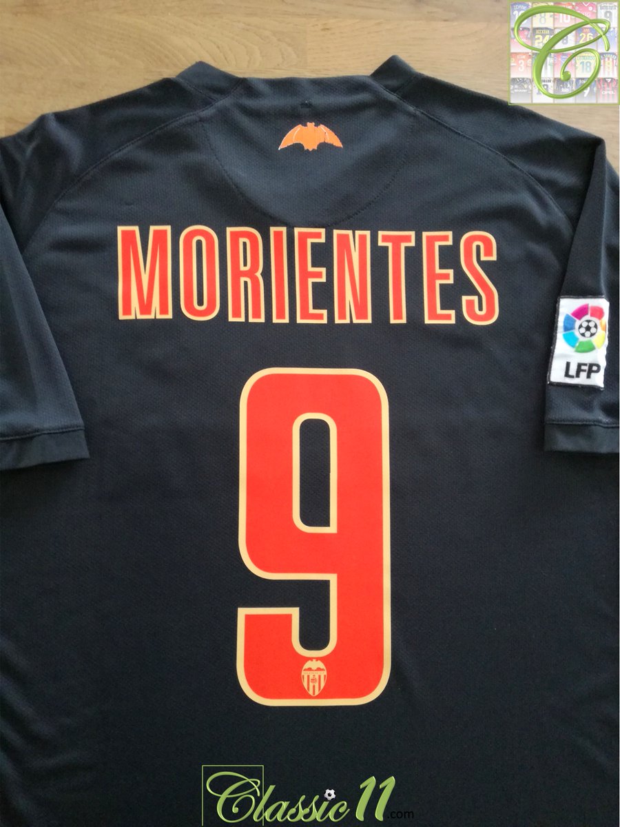 Just arrived in store:

2006/07 Valencia Away La Liga Shirt Morientes #9

classic11.com/products/2006-…

#Classic11 #classicfootballshirts