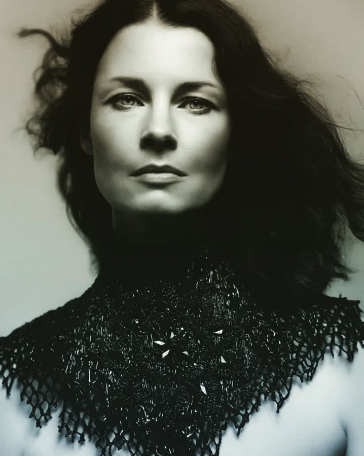 @Jérôme Blin Paris présente son défilé-performance « Émergence », 
avec la participation de Philippe <a href="/ciaparra/">Philippe Ciaparra</a>  
Contact presse : Agence Hereban / <a href="/KarineForaud/">Karine Foraud</a>