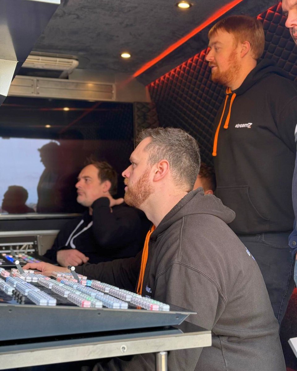 A couple of weeks ago, we were thrilled to welcome @videovillagetv to Stream7 HQ to cement our partnership! 🎥🚚

Find out more: link.stream7.co.uk/EpHlu01

#EventProduction #LiveBroadcast #HybridEvents #OutsideBroadcast