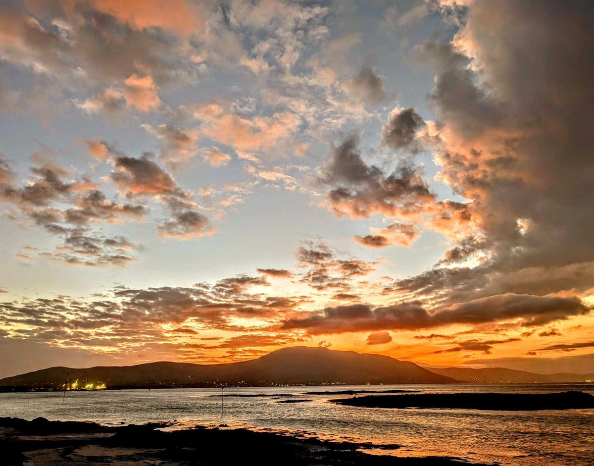 Gerard McCreesh (@gerardmccr12704) on Twitter photo Afterglow at Greencastle Co. Down yesterday evening <a href="/WeatherAisling/">Aisling Creevey</a> <a href="/Louise_utv/">Louise Small</a> <a href="/bbcweather/">BBC Weather</a> <a href="/ScenesOfUlster/">Scenes of Ulster</a> <a href="/ThePhotoHour/">#ThePhotoHour</a> <a href="/barrabest/">Barra Best</a> <a href="/angie_weather/">angie phillips</a> <a href="/WeatherCee/">Cecilia Daly</a> <a href="/CarlingfordIRE/">Carlingford Lough</a> Afterglow at Greencastle Co. Down yesterday evening <a href="/WeatherAisling/">Aisling Creevey</a> <a href="/Louise_utv/">Louise Small</a> <a href="/bbcweather/">BBC Weather</a> <a href="/ScenesOfUlster/">Scenes of Ulster</a> <a href="/ThePhotoHour/">#ThePhotoHour</a> <a href="/barrabest/">Barra Best</a> <a href="/angie_weather/">angie phillips</a> <a href="/WeatherCee/">Cecilia Daly</a> <a href="/CarlingfordIRE/">Carlingford Lough</a>