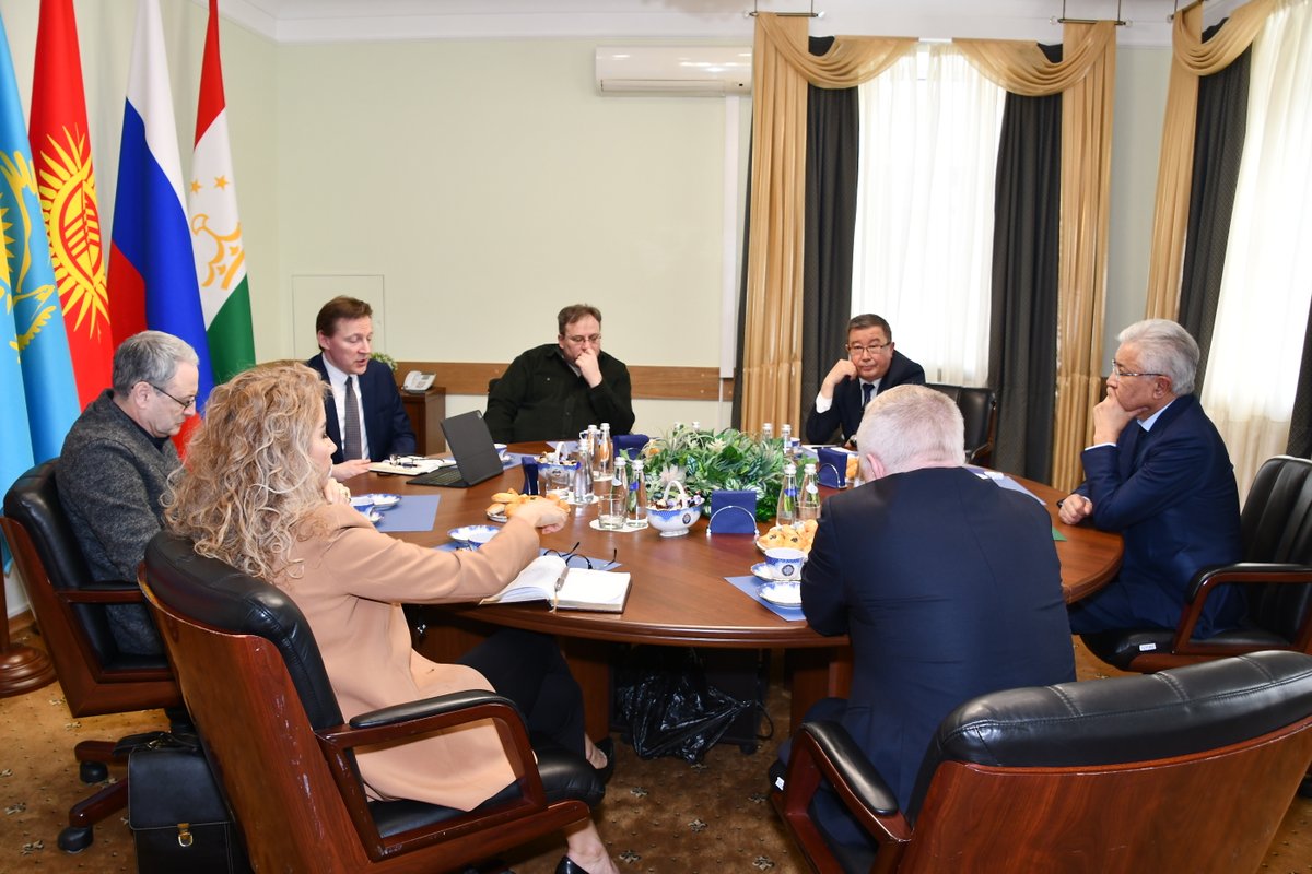 #CSTO Secretary General Imangali #Tasmagambetov held a meeting with experts. During the event, the situation in the European Union and its impact on the CSTO member states were discussed