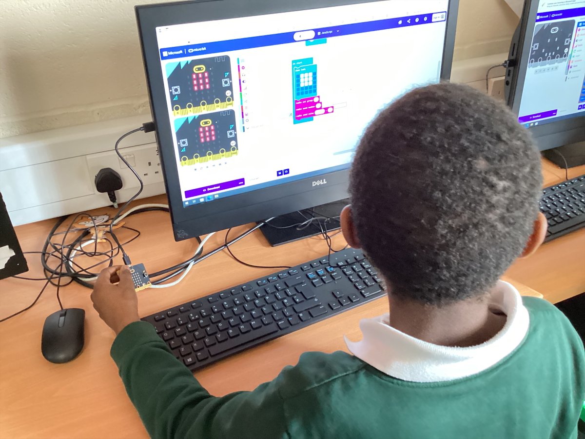 The Gates Primary – Swallows Class Page (@gatesswallows) on Twitter photo Swallows have been using BBC Micro:Bits this week in computing. They connected them to the school PCs and explored different ways we can program them to show different outcomes. #TheGatesComputing <a href="/BBCmicrobit/">BBC micro:bit</a> Swallows have been using BBC Micro:Bits this week in computing. They connected them to the school PCs and explored different ways we can program them to show different outcomes. #TheGatesComputing <a href="/BBCmicrobit/">BBC micro:bit</a>