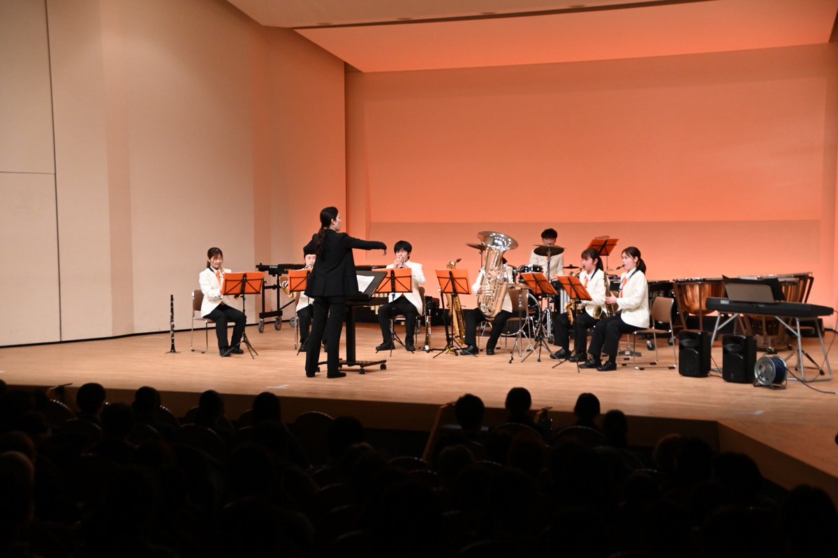 先日は第15回定期演奏会にお越し下さりありがとうございました！
自分たちが思っていた以上の歓声や嬉しいお言葉を頂き、今年度の集大成として良い終わりになりました🥹
とても楽しい本番でした♪
来年度も全力で部活動に励んでいきますのでこれからも応援よろしくお願いいたします🙇🏻‍♀️