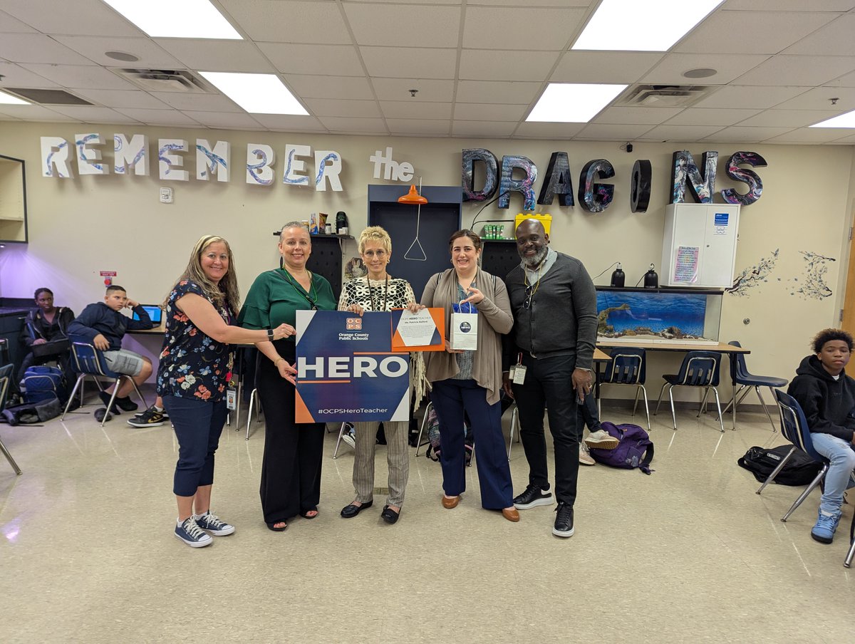 Visiting schools to congratulate OCPS HERO teachers is my absolute favorite!  Science teacher Ms. Raiford <a href="/OdysseyMS_OCPS/">OdysseyMS_OCPS</a> is a true dragon 🐲with LOTS of spirit, and CLASS PETS! 🐍😎
<a href="/CDLocps/">Curriculum and Digital Learning</a> #OCPSHeroteacher <a href="/OCPSJobs/">OCPS Jobs</a> <a href="/OCPSnews/">ocpsnews</a>