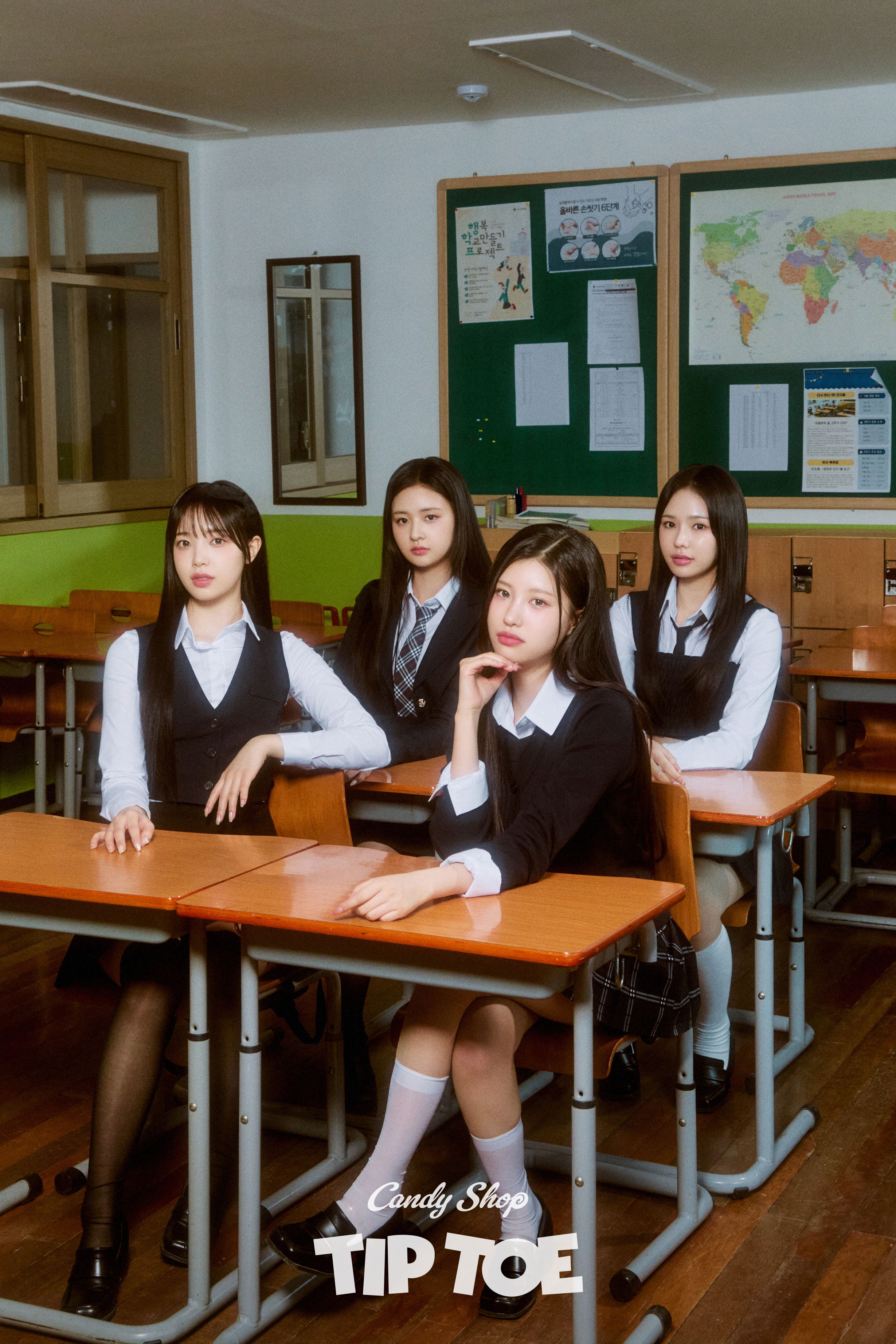 GlwpfdeawAAAaCX?format=jpg&name=4096x4096