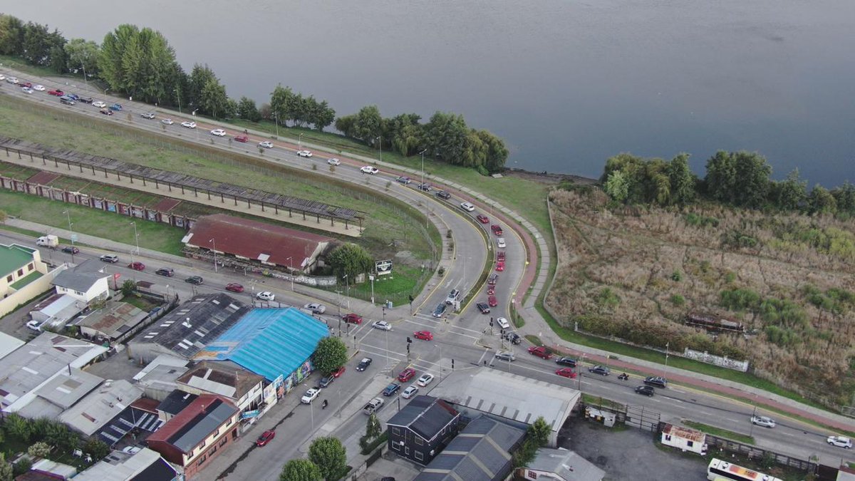 🚨Activando plan preventivo Colegios Más Seguros en la comuna de Valdivia con la utilización de los Drones DPR- SPD, y colaborando con la UOCT en el control Vial en el monitoreo del flujo vehicular en el traslado a los establecimientos educacionales.
<a href="/SubPrevDelito/">Subsecretaría de Prevención del Delito</a> 
<a href="/DPRLosRios/">Delegación Presidencial Regional de Los Ríos</a>