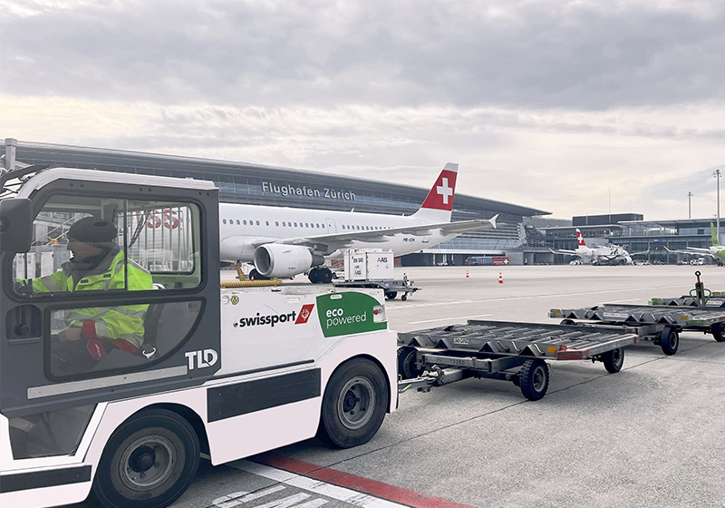 cargotrends's tweet photo. Swissport Renews Ground Handling License At Zurich Airport

https://t.co/1hDnuBm8TE

@swissportNews @zrh_airport #aircargo #airfreight #logistics #groundhandling #groundservices #zurichairport https://t.co/OQrLFISLGy