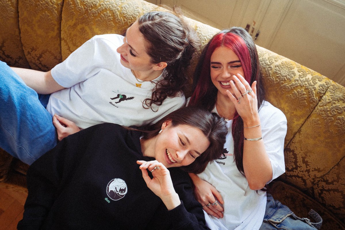 HEROIC x CDKeys GIVEAWAY

we're giving away 11,000 valorant points!

to enter you must:
✅ like &amp; retweet this post
✅ buy an item from the latest Meow Merch drop 🐱

🎁 everyone who buys gets a CDKeys gift—win or not! 
AND if you’re one of the first to grab something, you will