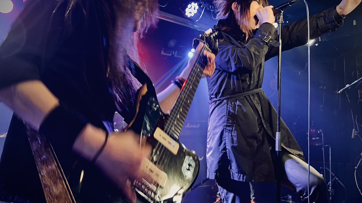 SlaveSaki's tweet photo. 2025年3月9日
in巣鴨獅子王

LUNASEAコピーBAND
 #HowlingMooN さん🌙✨️

身体全部を耳にしたい…いや拝みたいから目も必要頭も振りたい手も上げたい…ダメじゃんwなど意味不明の思考が…

かっこいい！音がいい！！そして美女✨️
ありがとうございました🤤 https://t.co/nkeQfj9RQF