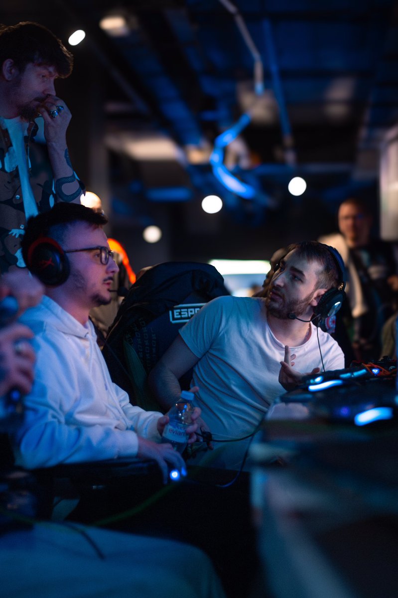 evoliaesport's tweet photo. The Goat Team 🔥

🏆 #RiseUp6 by @Events_ELO 
📍 @espotparis 
📸 Thewyn (insta) 

#codlan #callofduty #espotparis #EVLAWIN https://t.co/tg7JfkWgvk