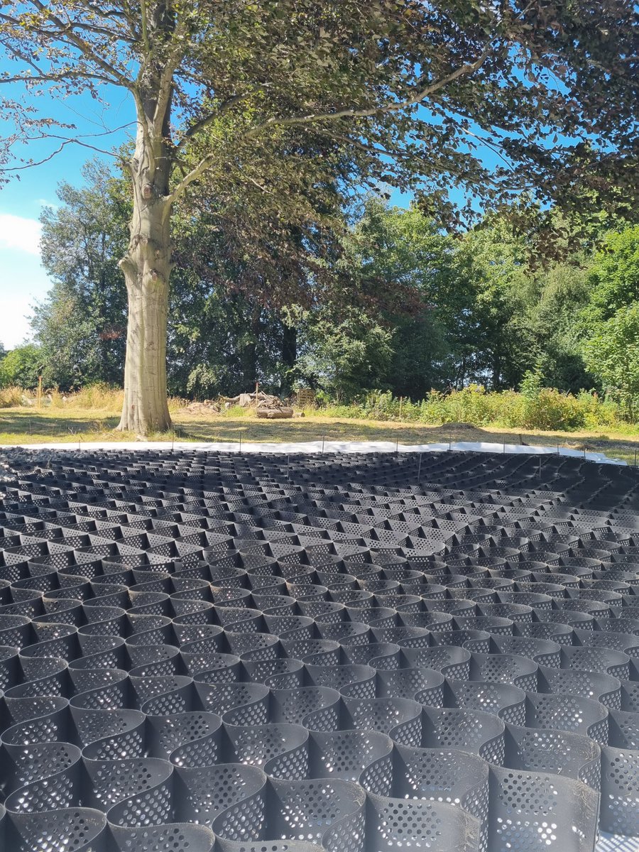 GreenfixUK's tweet image. 🌿 Protect trees with Geoweb®! It stabilises soil, prevents compaction, and supports sustainable construction. Learn more at Greenfix! 🌱 #TreeRootProtection #Geoweb #SustainableLandscaping