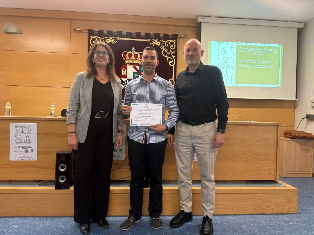Ciencias Sociales CU (@fccsscuenca) on Twitter photo La pasada semana tuvo lugar en nuestra Facultad un encuentro de sostenibilidad y #Turismo organizado por la <a href="/CatedraEC_UCLM/">Cátedra de Economía Circular de la UCLM</a>
En este encuentro también se entregaron los premios de trabajo de fin de Grado y Trabajo de Fin de Máster de está Cátedra de #EconomíaCircular La pasada semana tuvo lugar en nuestra Facultad un encuentro de sostenibilidad y #Turismo organizado por la <a href="/CatedraEC_UCLM/">Cátedra de Economía Circular de la UCLM</a>
En este encuentro también se entregaron los premios de trabajo de fin de Grado y Trabajo de Fin de Máster de está Cátedra de #EconomíaCircular