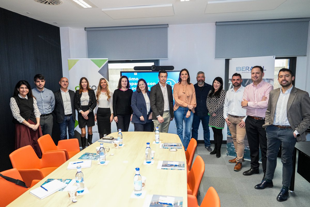 Dircom CyL (@dircomcyl) on Twitter photo Hoy hemos celebrado en <a href="/IBERAVAL/">IBERAVAL, SGR</a> el seminario "Cómo impactar con tu pódcast". Los profesionales <a href="/ivanpatxi/">Iván Patxi Gómez Gallego</a> y <a href="/jagelado/">José Antonio Gelado</a> nos han mostrado tipos de producciones, herramientas y fórmulas de distribución de este formato cuyo interés se disparó en 2020, durante la pandemia Hoy hemos celebrado en <a href="/IBERAVAL/">IBERAVAL, SGR</a> el seminario "Cómo impactar con tu pódcast". Los profesionales <a href="/ivanpatxi/">Iván Patxi Gómez Gallego</a> y <a href="/jagelado/">José Antonio Gelado</a> nos han mostrado tipos de producciones, herramientas y fórmulas de distribución de este formato cuyo interés se disparó en 2020, durante la pandemia