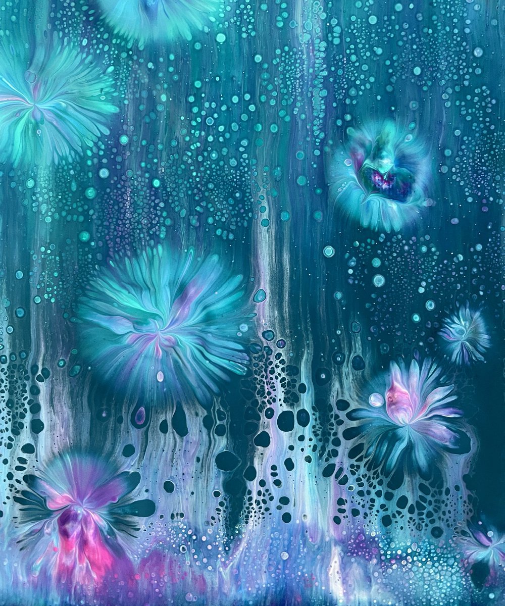 doodleLou7's tweet photo. @FiveTimesAugust I do acrylic pouring and make paintings, mugs and jewellery 🥰 Being creative keeps me sane in these crazy times and also I just love it 😊 https://t.co/UdzHaMuTfs
