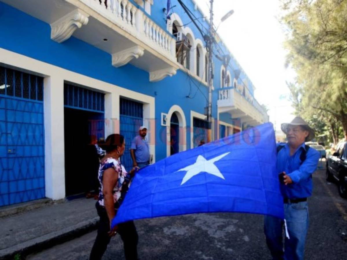 TommyZambranoM's tweet photo. Este Domingo 9 de marzo despertó el gigante azul en Honduras 🇭🇳, agradecemos a todos los cachurecos de corazón que salieron a votar y que nos convierten en el partido con mas votos 🗳️ en esta elección, seguimos siendo los más grandes y mejor organizados del país, celebramos el resurgimiento del gran @PNH_oficial, estamos más vivos que nunca, los azules marchamos avante sin ceder en la lucha jamás.