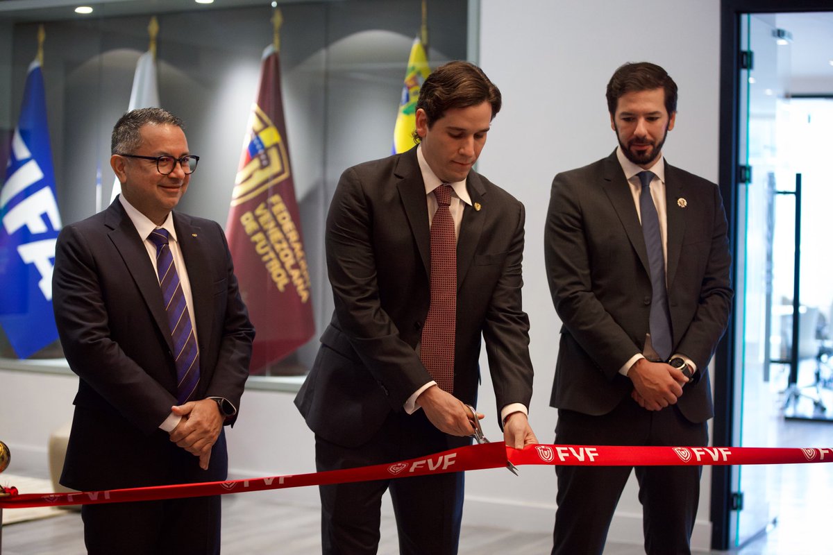 FVF_Oficial's tweet photo. La Federación Venezolana de Fútbol inaugura su nueva sede: un legado para el futuro del fútbol venezolano

➡️ Más información: https://t.co/Faf17ifFyk https://t.co/7lP2vwZodt