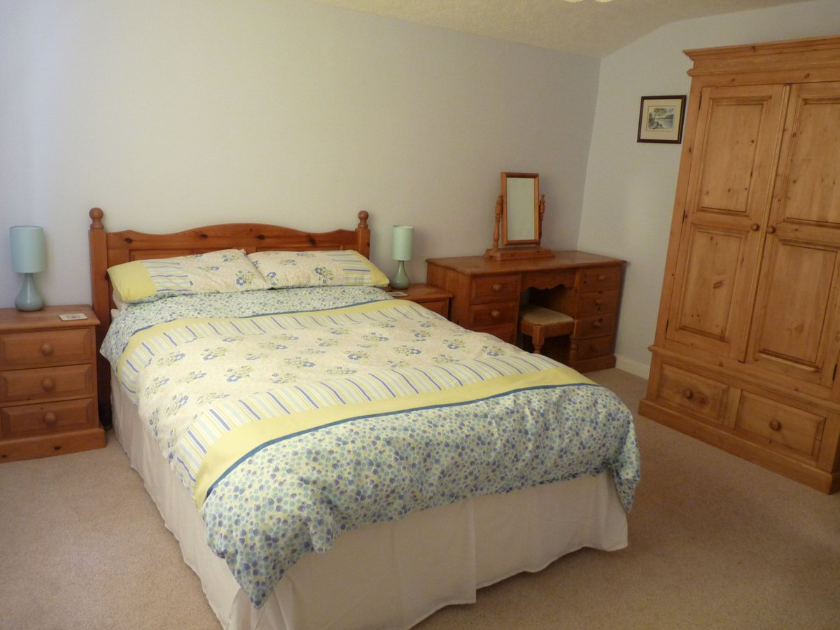 The Old School House is an attractive 3 bedroom detached cottage in the popular Lakeland village of Threlkeld near Keswick, sleeps up to 6 people with 2 bathrooms and it is Dog Friendly only 
Find out more and how to book here
keswick.org/where-to-stay/…