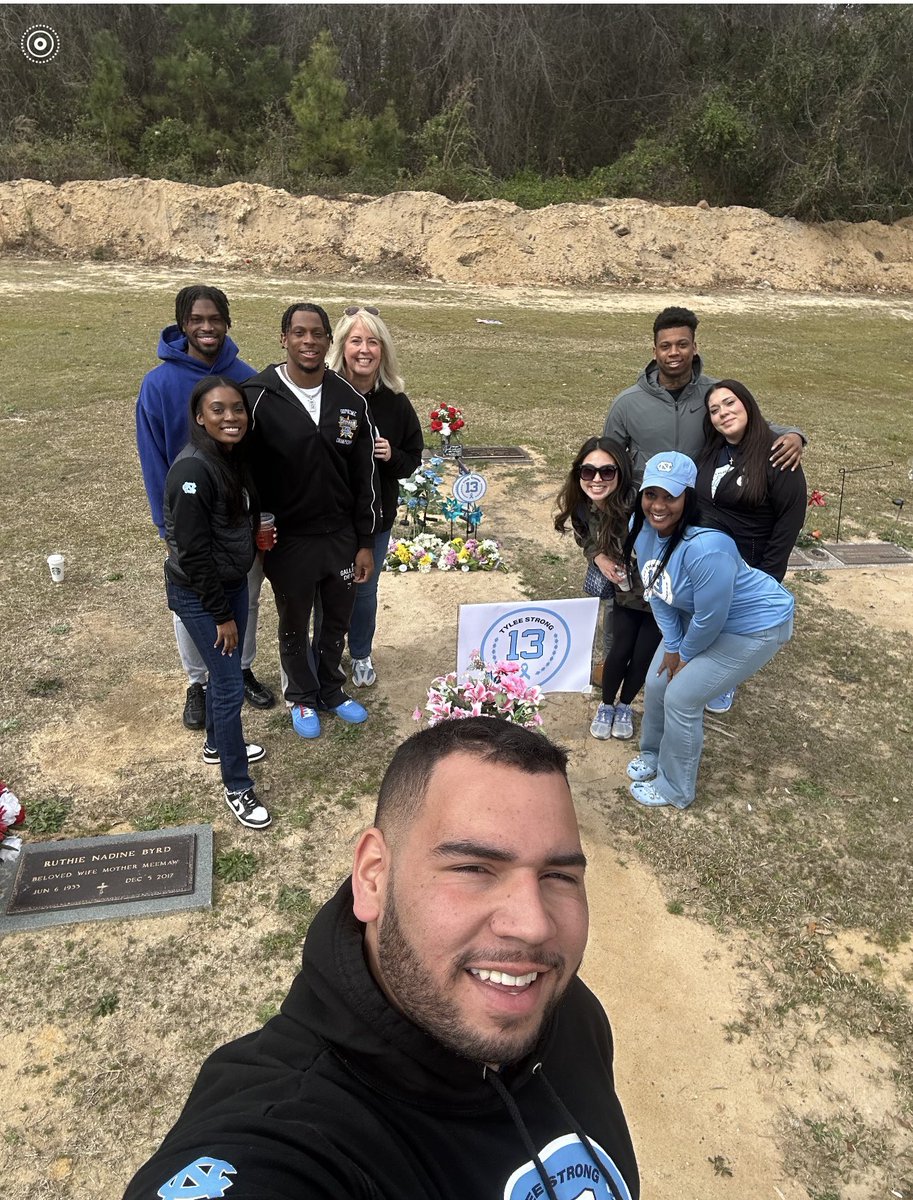 CoachGalloway7's tweet image. Family!!! We miss you. @_Ty2trilly