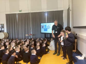Our Science Day started with an exciting assembly lead by Mike Cargill from STEM UK! 🥼🚗🚁 <a href="/AinthorpeSchool/">Ainthorpe</a>