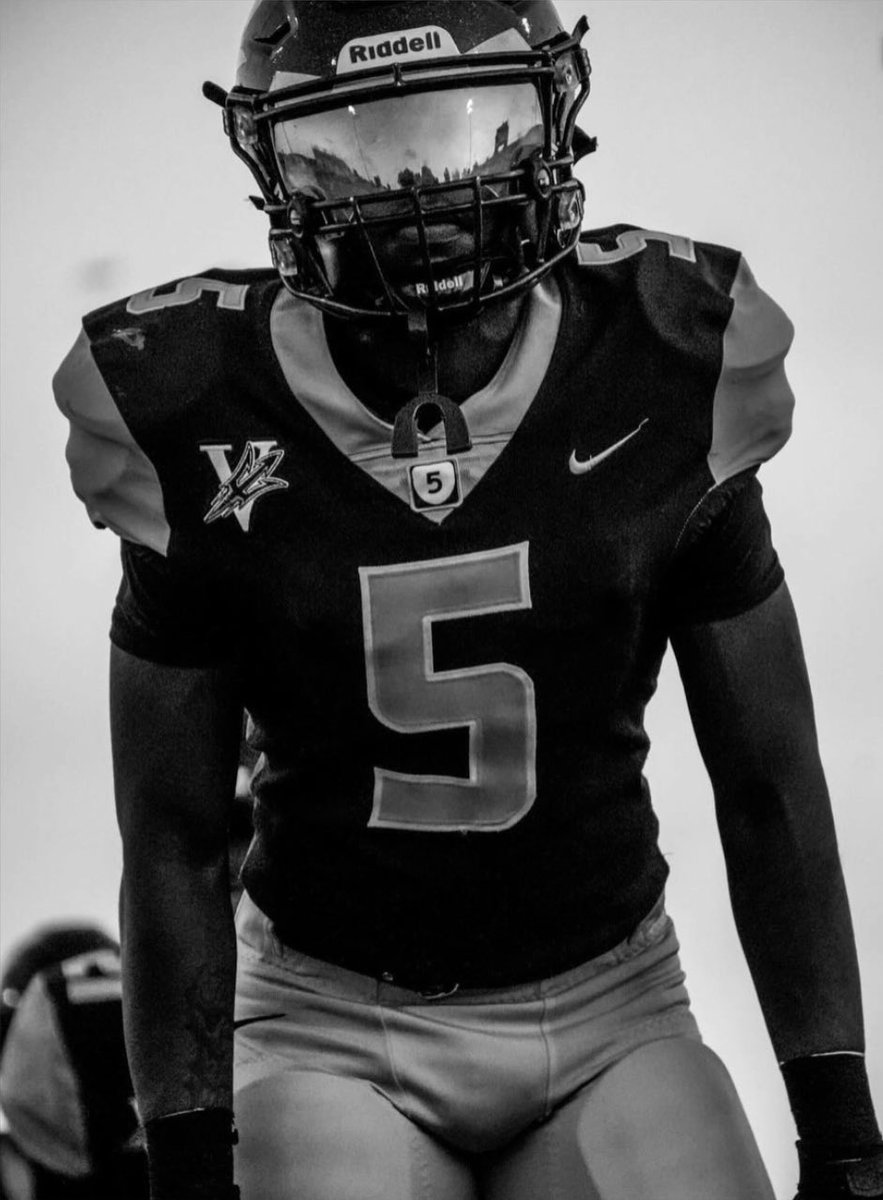 Devin Henderson (@d5vinh) on Twitter photo I will be announcing my commitment in March 23!!! <a href="/AthleticsVarina/">VarinaAthletics</a> <a href="/RecruitingVHSFB/">Varina HS Football Recruiting</a> I will be announcing my commitment in March 23!!! <a href="/AthleticsVarina/">VarinaAthletics</a> <a href="/RecruitingVHSFB/">Varina HS Football Recruiting</a>