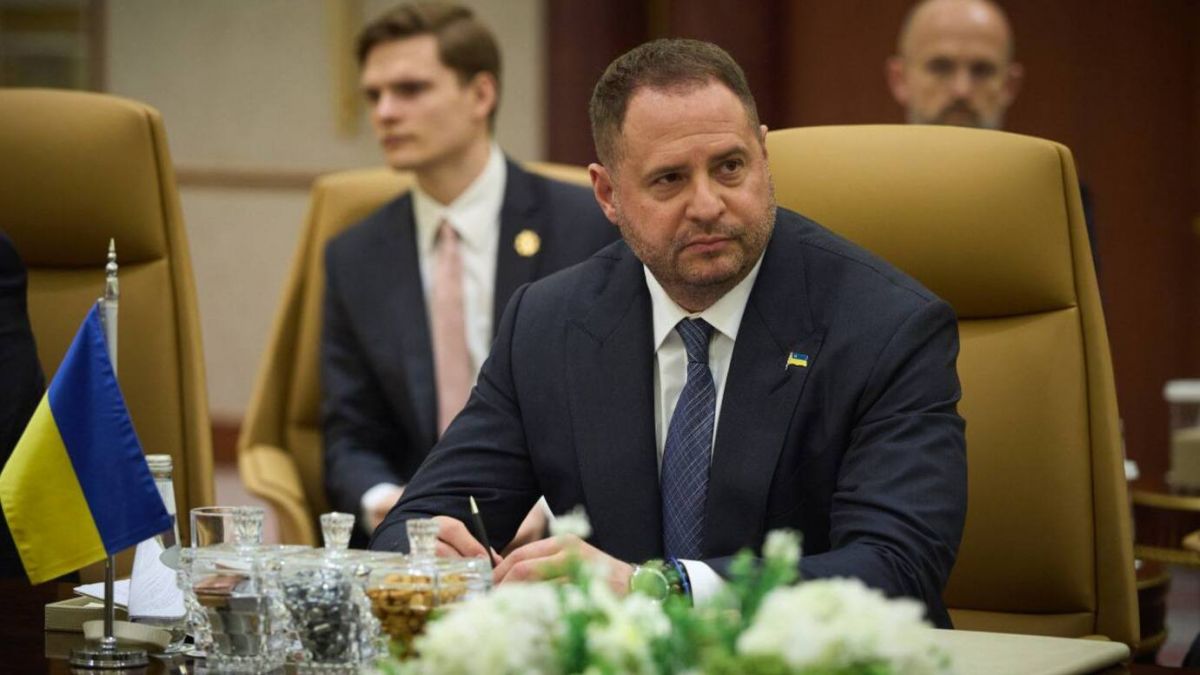 <a href="/WarMonitor3/">WarMonitor🇺🇦🇬🇧</a> Breaking:

Ukraine is ready to accept the U.S. proposal for the immediate implementation of a temporary 30-day ceasefire — Zelensky's office.

The U.S. is immediately lifting the pause on intelligence sharing and restoring aid to Ukraine, according to a joint statement following