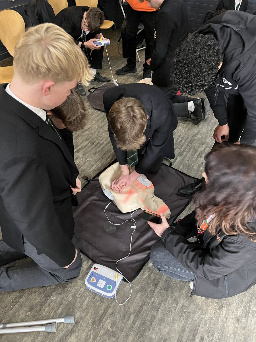 HuntsSSP's tweet image. Huge thank you to @Magpas_Charity who delivered two engaging CPR workshops for our current and past Sports Leaders @HBKPE_Sports 🤝 #cpr #firstaid #sportsleadership