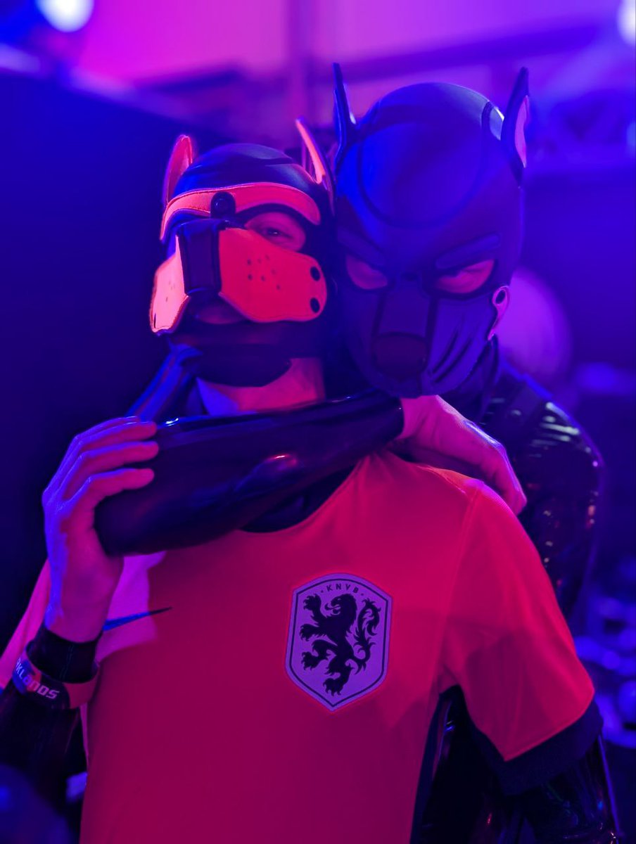 Kyalit➡️ EF29 (@kyalitthewolf) on Twitter photo Always fun to hug cute rubber pups. Was nice to hang out with <a href="/Rubbypup/">Rubby pup 🔜 Darklands 2025</a> for a bit. I thought he was Dutch because of his Dutch football outfit, but he wasn't. He just likes the colour orange. Always fun to hug cute rubber pups. Was nice to hang out with <a href="/Rubbypup/">Rubby pup 🔜 Darklands 2025</a> for a bit. I thought he was Dutch because of his Dutch football outfit, but he wasn't. He just likes the colour orange.