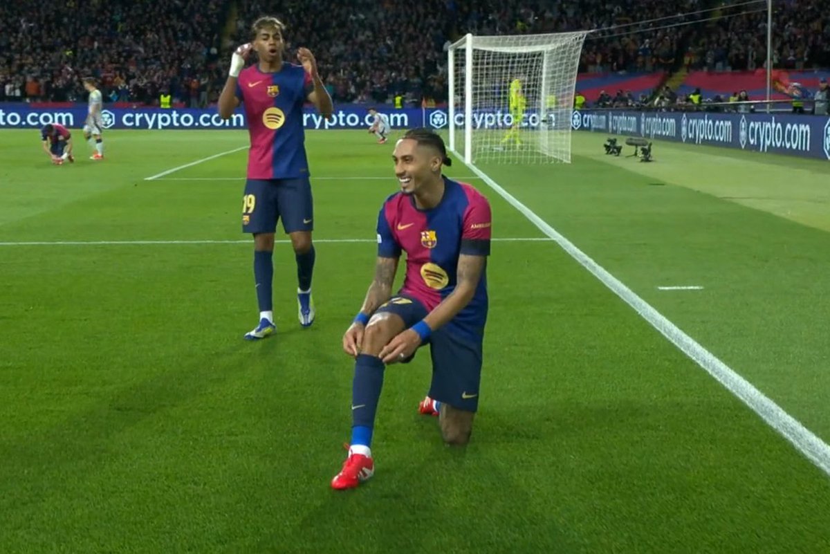 oficialsincerao's tweet image. O SALAH VAI CHUPAR MUITA É PIKA

O MELHOR DO MUNDO É BRASILEIRO

O MELHOR DO MUNDO É O RAPHINHA