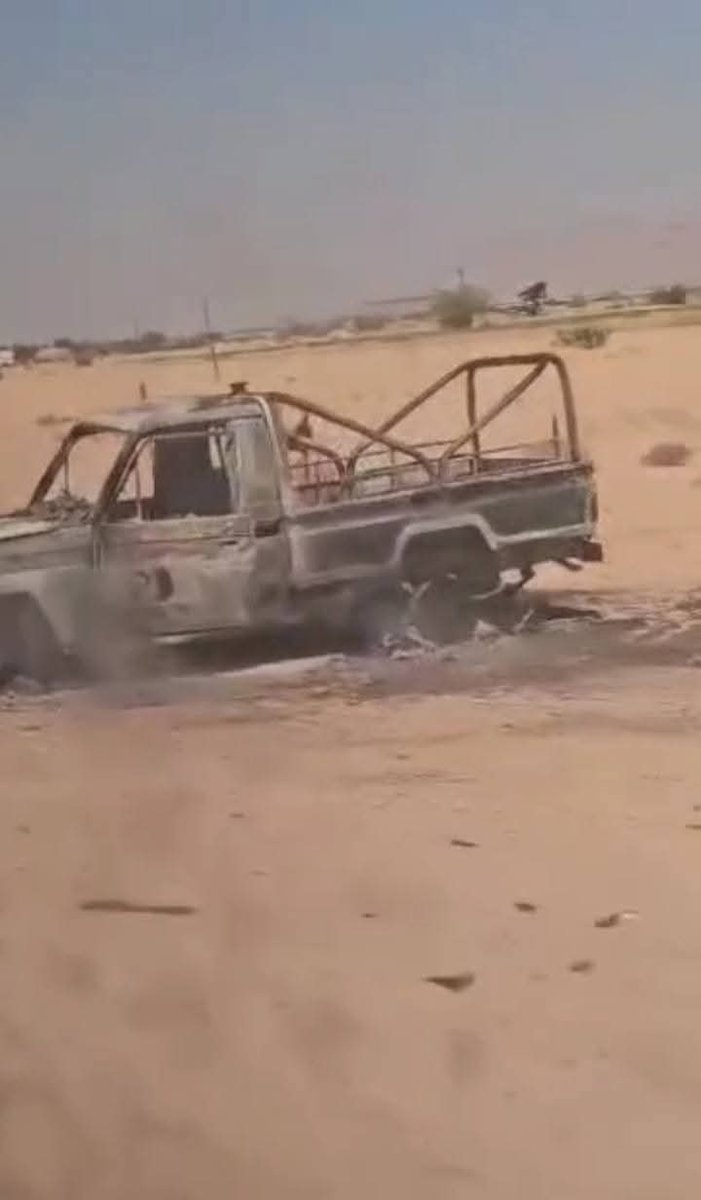 جماعة حضرموت للحضارم وشلة الواي فاي وبعض الموالدة لم يكلفوا أنفسهم بكتابة اي تغريدة ، لم نشاهد بيانات ولا ادانه ولا استنكار ، دفنوا وجوههم التراب .

عزائنا ومواساتنا لأهالي الجنود الحضارم الذي استشهدوا اليوم في الخشعة بوادي #حضرموت على يد مسلحين شماليين من الجوف .

#الجنوب_العربي