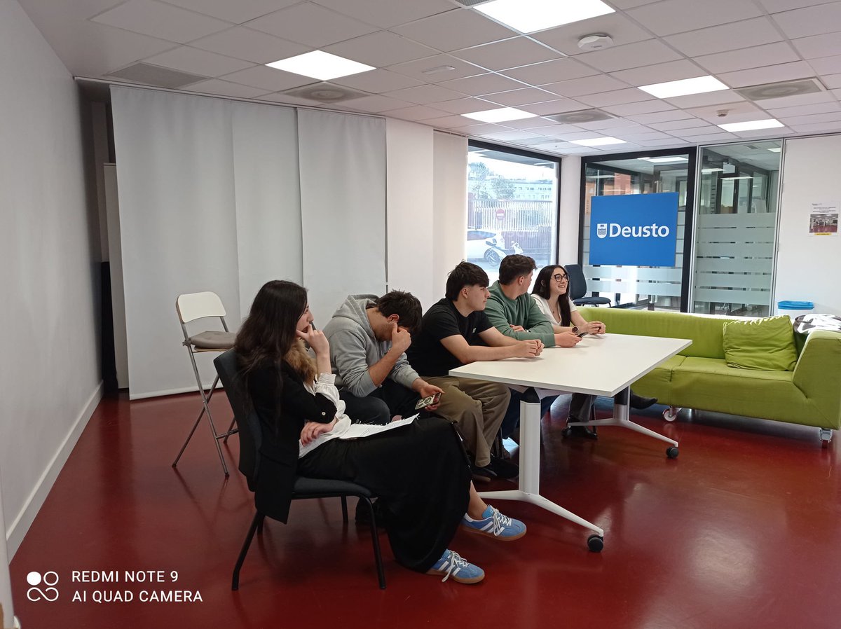 iNNoVaNDiS - Universidad de Deusto (@innovandis) on Twitter photo ¡Comienzan los debates! 💬 Primera sesión de debate de lxs 21G con <a href="/jonmizabala/">Jon Mikel Zabala</a> donde han hablado sobre innovación y desigualdad. ¡Comienzan los debates! 💬 Primera sesión de debate de lxs 21G con <a href="/jonmizabala/">Jon Mikel Zabala</a> donde han hablado sobre innovación y desigualdad.