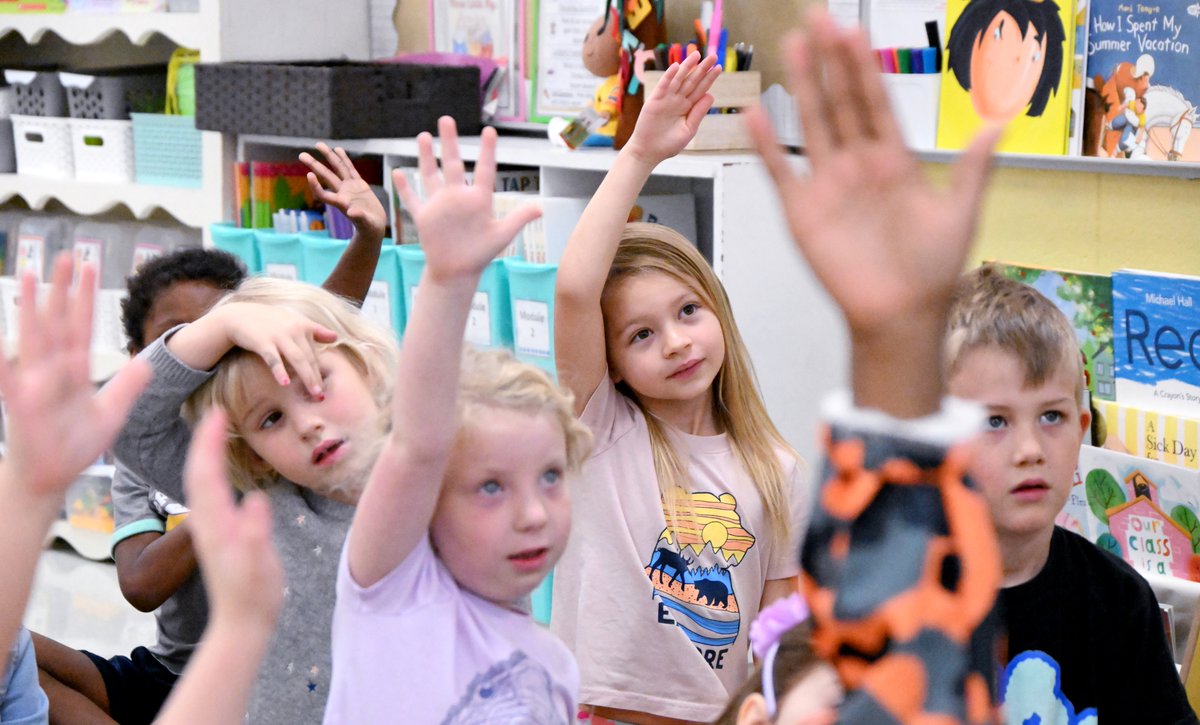 Do you have a question? Need help registering for Kindergarten or applying for Pre-K? Ready to register for this summer's Promising Scholars? The Support Hub is open during Spring Break and the Family Information team is here to help! mnps.org/students-famil… 
 Call 615-259-4636