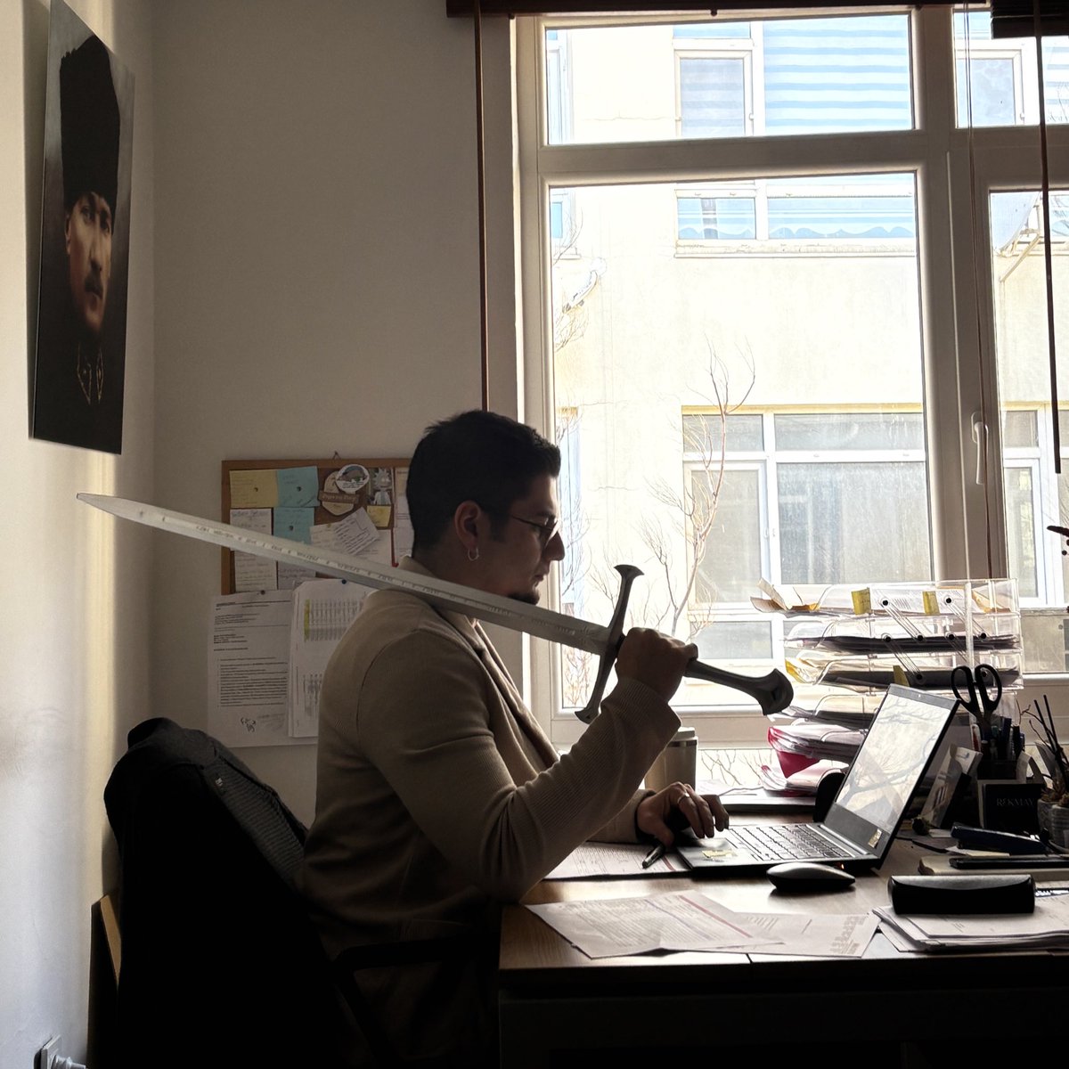 faikdd's tweet image. “I hope this email finds you well”
How the email found me