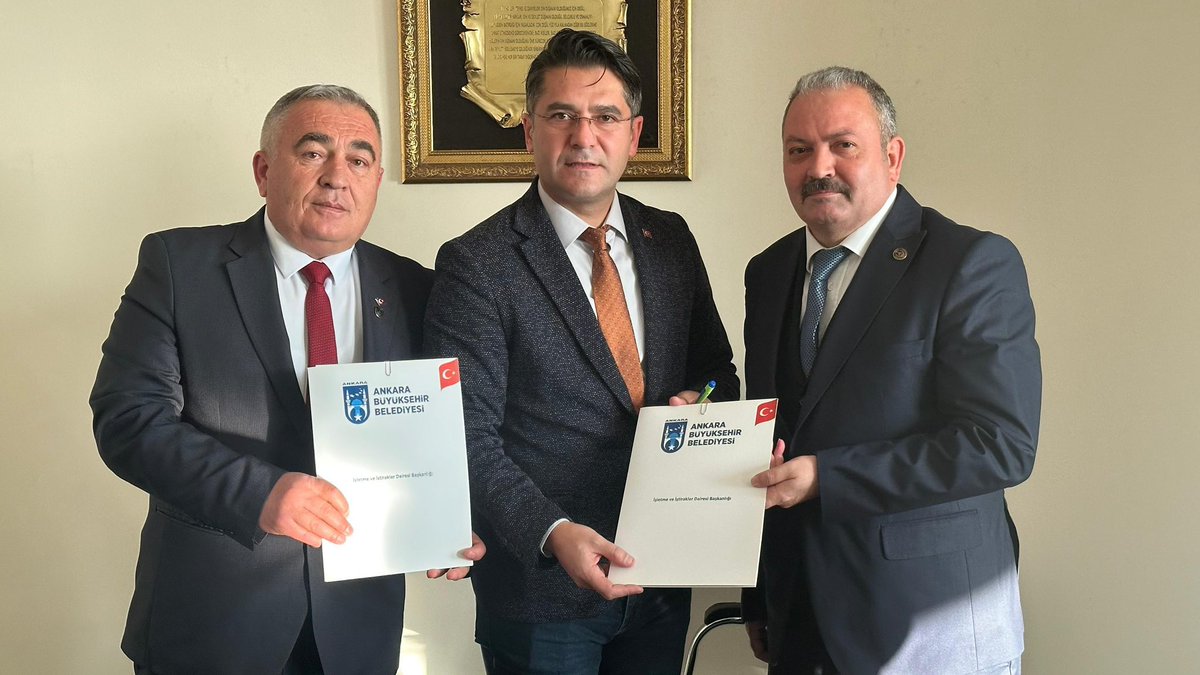 alitilkici38's tweet photo. Türkiye Emekli Uzman Erbaşlar (Temud)un Ankarada hayati idamesini sağlayacak,iktisadi teşekküllerde kullanılmak üzere 2 adet ofisi süresiz,kirasız şekilde @ankarabbld Başkanı Sayın @mansuryavas06 takdirleriyle @TEMUD_2024 ‘a tahsis edilmiştir.
Kahraman #UzmanÇavuş’ların kamu yararına derneği @TEMUD_2024 a bu tahsis için Sayın @ankarabbld Başkanı Sayın @mansuryavas06 ‘a ve işletme iştirakler daire başkanı Sayın @MuratSariaslann ‘a kahraman #UzmanÇavuş camiası adına teşekkür ederim.
Sayın başkanımla beraber Ankarada kahraman #UzmanÇavuş’lara yaşam merkezi kuracağız.
Kahramanlar hakettikleri sosyal haklara kavuşacak bizde bu yolda mücadele edeceğiz.