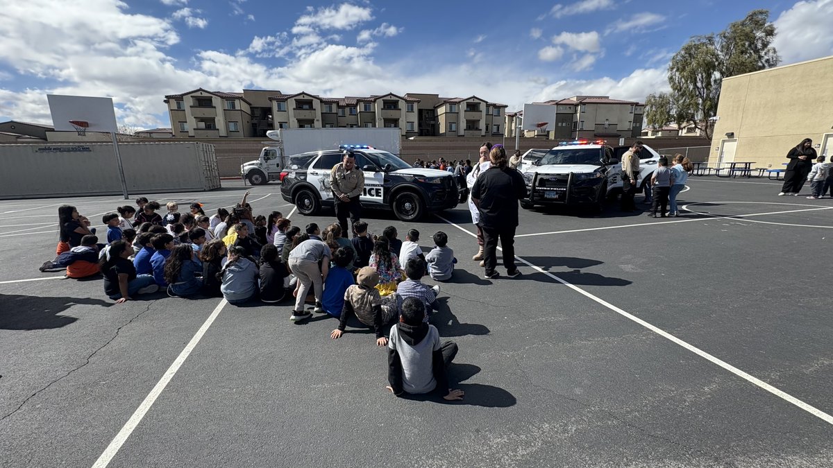 LVMPDCCAC's tweet photo. Our COP Team recently participated in a book reading at one of our local schools! #LVMPD #CCAC #PartnersWithTheCommunity https://t.co/ltB6M8XNjd
