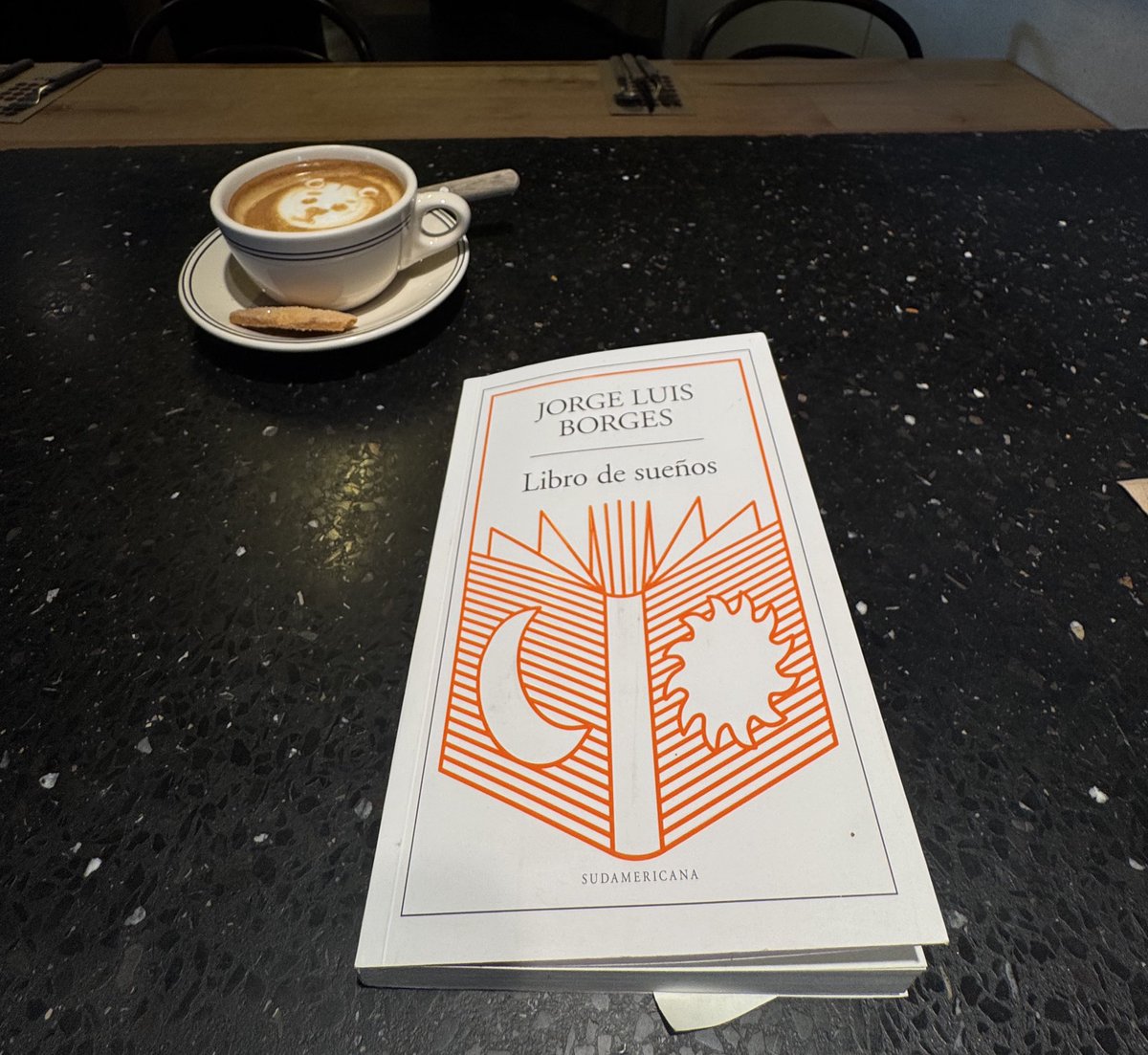 chicadhumo's tweet image. El alma humana, cuando sueña, desembarazada del cuerpo, es a la vez el teatro, los actores y el auditorio. #JosephAddison