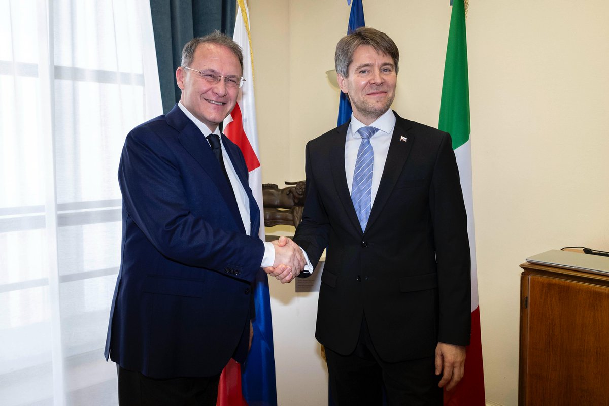 ItalyMFA_int's tweet image. DM @edmondocirielli met with Secretary of State @MarekEstok_SK. Confirmed the excellent relations between the two countries with a fruitful discussion on the main bilateral, european and international issues, including #energy, #migrations and Ukraine.