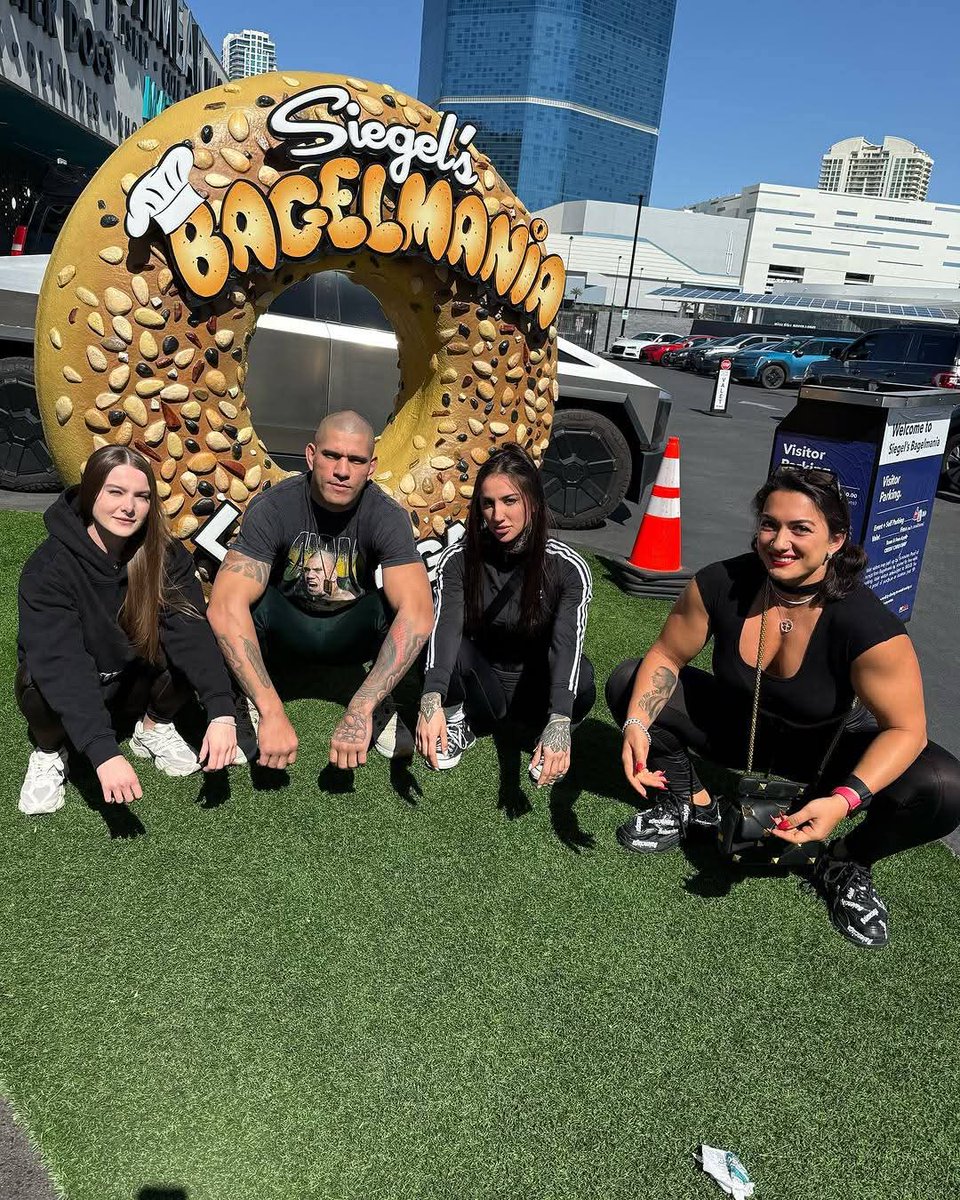 Bakharnabieva's tweet photo. Good morning my family ♥️ https://t.co/Qgf8nxjbeT