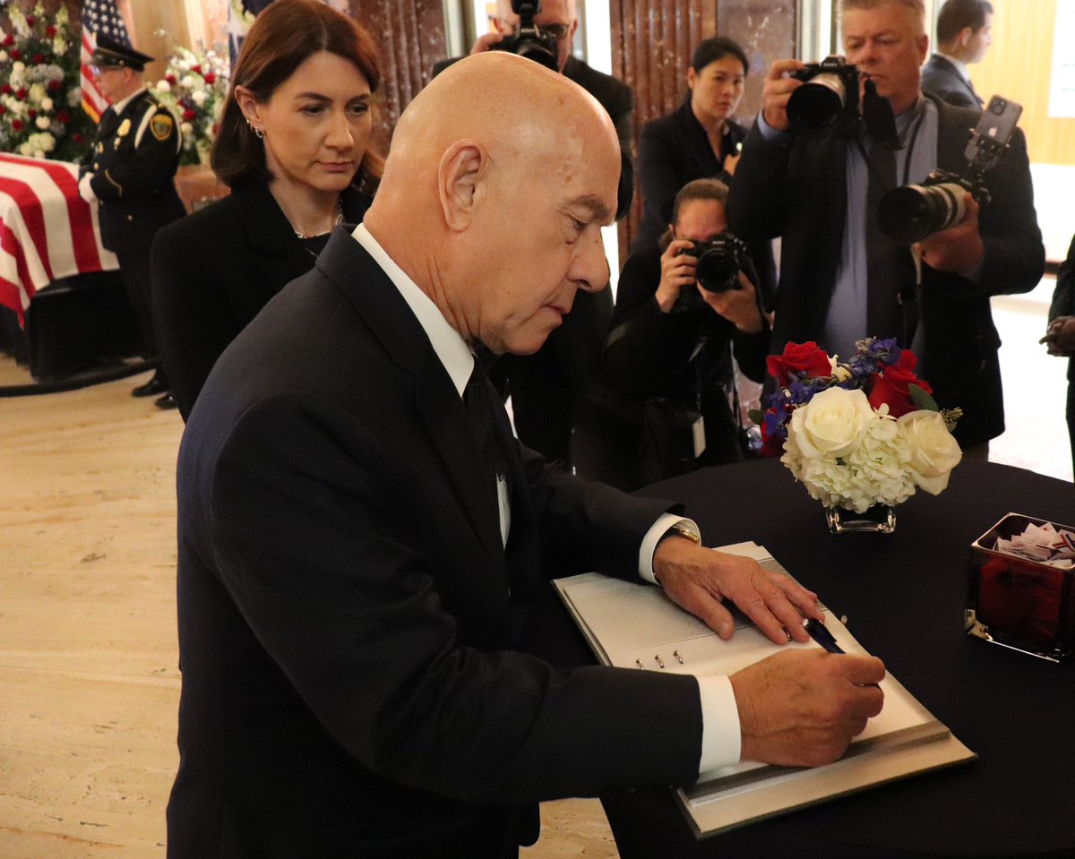 Former Mayor &amp; Congressman Sylvester Turner dedicated his life to public service, fighting for the people of this city and beyond. 

Sylvester’s leadership was defined by his passion, resilience, and unwavering commitment to making life better for every Houstonian. Rest in peace.