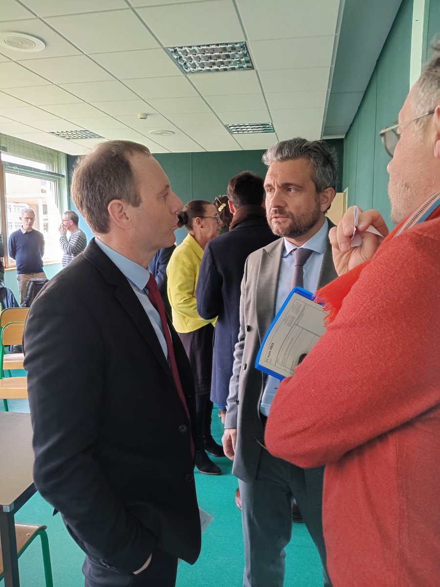 Académie d'Orléans-Tours (@ac_orleanstours) on Twitter photo Aujourd'hui, <a href="/PhiAgresti/">Jean-Philippe Agresti</a> et <a href="/ricBlond1/">Éric Blond</a>, Président de <a href="/Univ_Orleans/">Université d'Orléans</a>, étaient au lycée Pothier d’Orléans pour échanger sur le Cycle Pluridisciplinaire d’Études Supérieures (CPES). Un programme innovant et d'excellence qui crée une passerelle entre lycée et enseignement supérieur🚀 Aujourd'hui, <a href="/PhiAgresti/">Jean-Philippe Agresti</a> et <a href="/ricBlond1/">Éric Blond</a>, Président de <a href="/Univ_Orleans/">Université d'Orléans</a>, étaient au lycée Pothier d’Orléans pour échanger sur le Cycle Pluridisciplinaire d’Études Supérieures (CPES). Un programme innovant et d'excellence qui crée une passerelle entre lycée et enseignement supérieur🚀