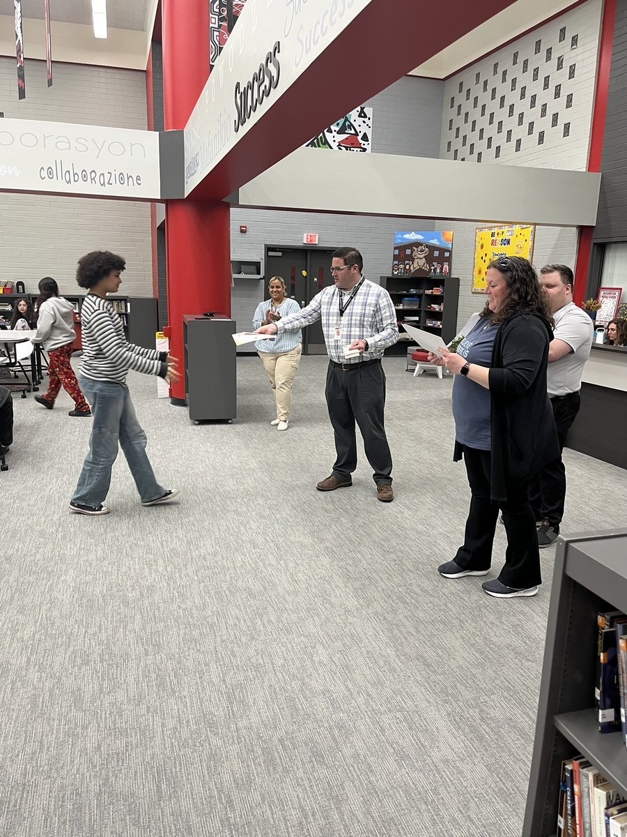 Mr. Lopez tweet media