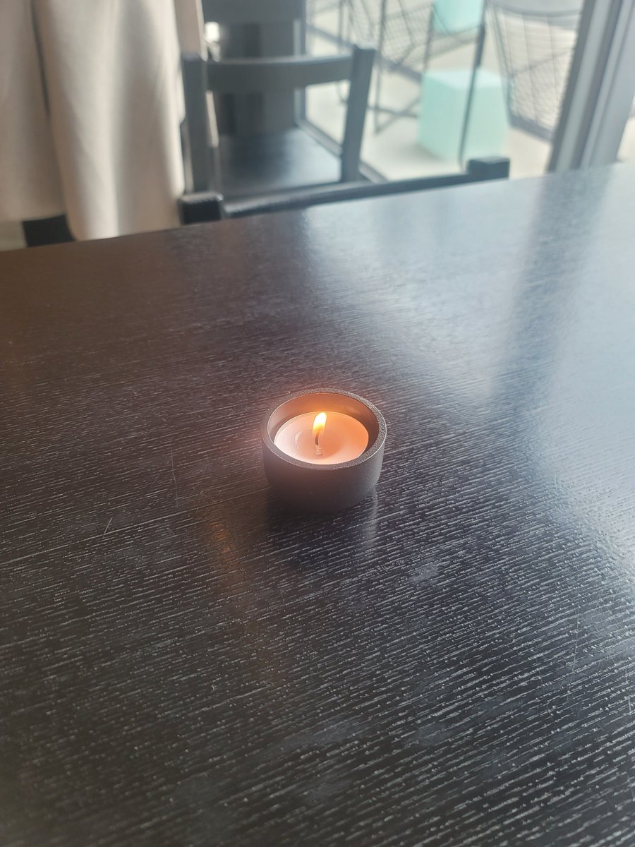 아 자다 깸 잠이 안옴..뭐 재미나는거 없낭?