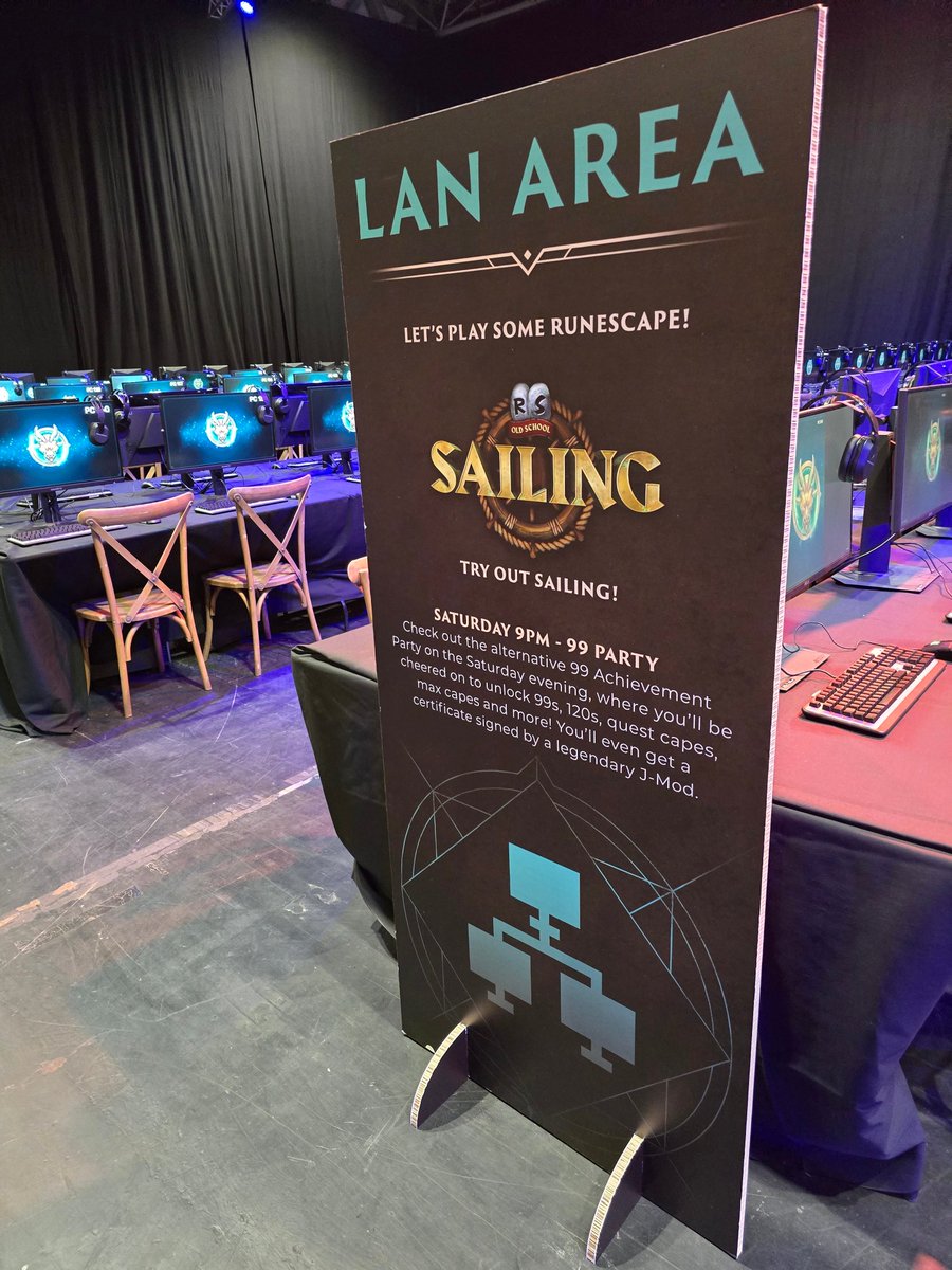 JagexKieren's tweet image. RuneFest was an incredible experience. Thrilled to have met everyone I spoke to there!
The positivity and love for the game was everywhere ❤️
Cheers to the legendary @ColeRolland kicking us off with his performance!
Hope to see you all at a future RuneFest!