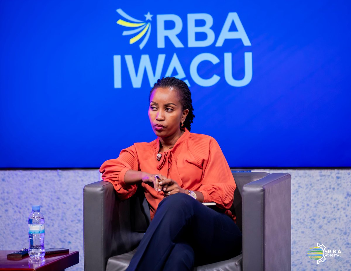 Rwanda Television (@rwandatv) on Twitter photo "Ntabwo ari uguhindura byo guhindura ifoto ahubwo ni uko hari impinduka iba yaragaragaye mu maso yawe, yatuma uhindura ifoto. Uwagize uburwayi, uwibagishije cyangwa uwahindutse bigaragara."  
Umugwaneza avuga ku bisabwa ngo umuntu ahindurirwe ifoto ku Ndangamuntu. #RBAAmakuru "Ntabwo ari uguhindura byo guhindura ifoto ahubwo ni uko hari impinduka iba yaragaragaye mu maso yawe, yatuma uhindura ifoto. Uwagize uburwayi, uwibagishije cyangwa uwahindutse bigaragara."  
Umugwaneza avuga ku bisabwa ngo umuntu ahindurirwe ifoto ku Ndangamuntu. #RBAAmakuru