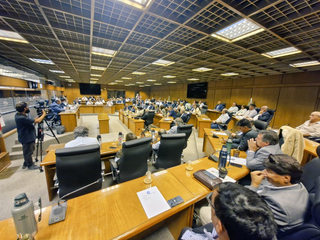 dcentrouy's tweet photo. Ahora // Se lleva adelante la Agrupacion de Gobierno de D Centro. Participan las principales autoridades del sector, legisladores electos, intendentes, candidatos a la intendencia de varios departamentos  y dirigentes provenientes de todo el país. https://t.co/ojsIxXHjZT