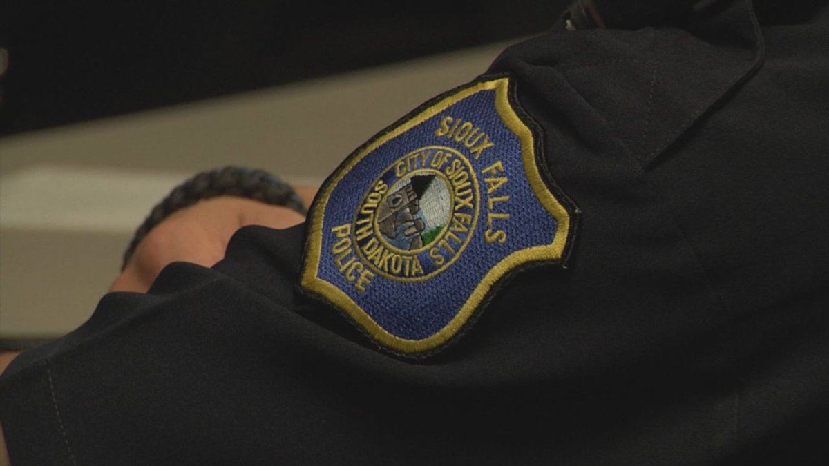 🚔LIVE @ 10:30 a.m: Sioux Falls Police give an update on recent crime reports. Watch live here: dakotanewsnow.com/livestream/?ut… …  dakotanewsnow.com/livestream/?ut…