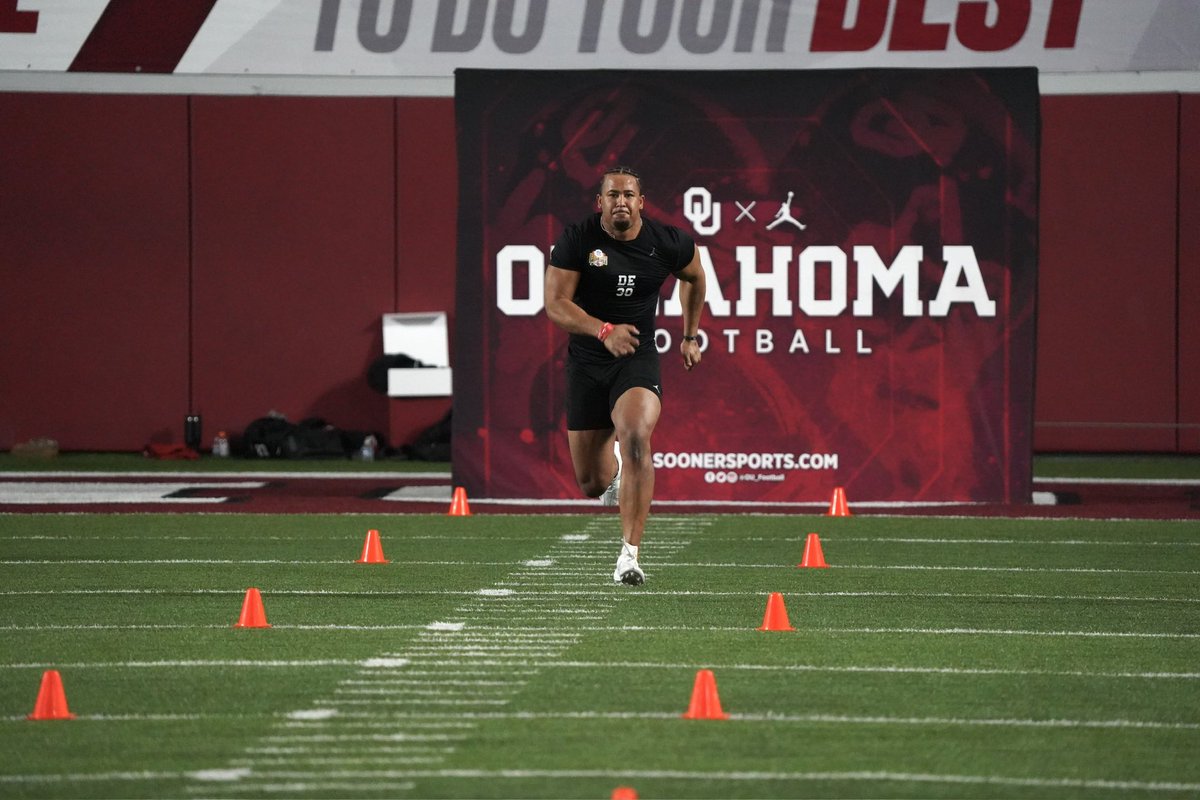 Uhhhhh… Trace Ford is having a DAY.

The ex-#Sooners DE had already logged a 10’2” broad jump and a 36-inch vertical.

He just ran an unofficial 4.55 (!) on his first 40 attempt.