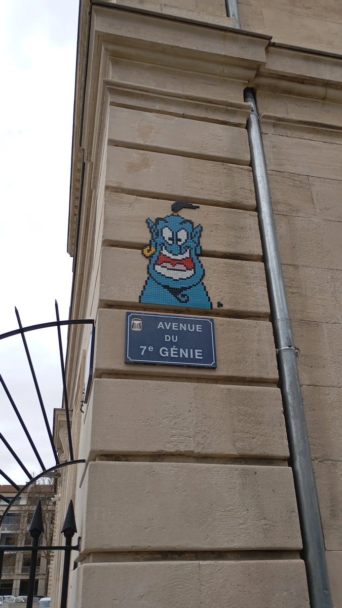 A GENOUX PROSTERNEZ VOUS SOYEZ RAVIIIIIIS